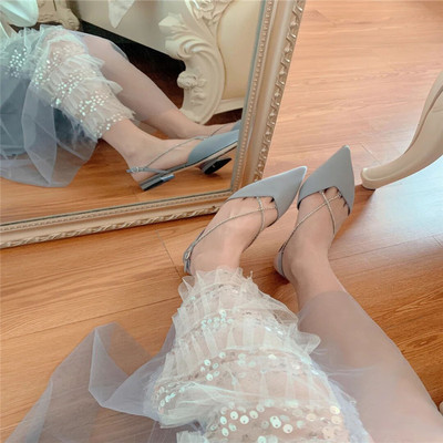 Elegantsed dekoratiivkividega satiinist sandaalid