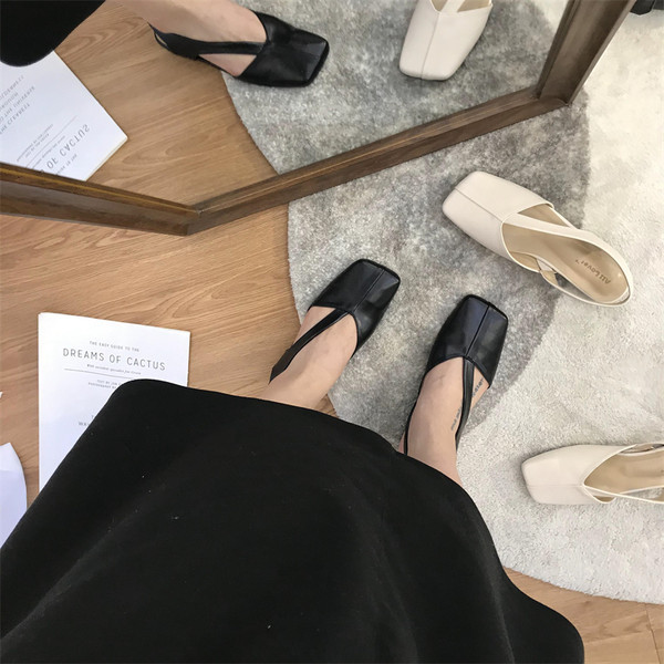 Naiste pandlaga nahast sandaalid