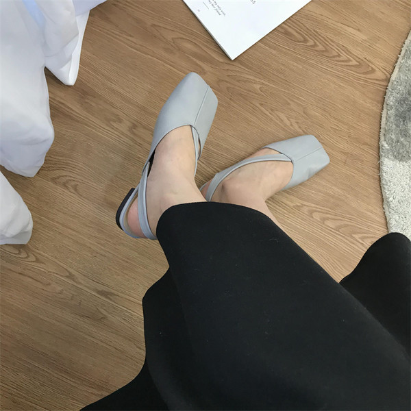 Naiste pandlaga nahast sandaalid