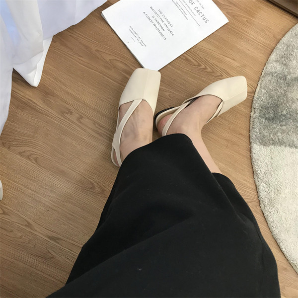 Naiste pandlaga nahast sandaalid