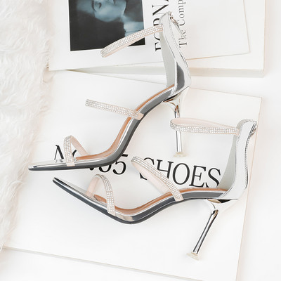 Elegáns magassarkú szandál díszkövekkel