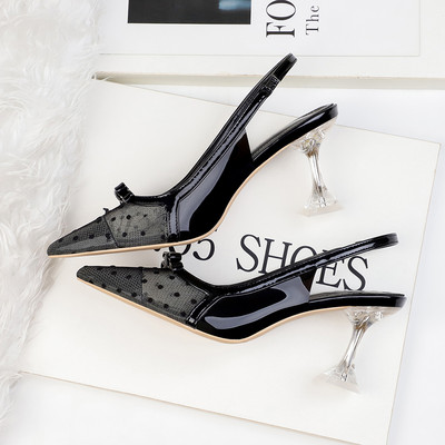 Naiste terava varbaga sandaalid