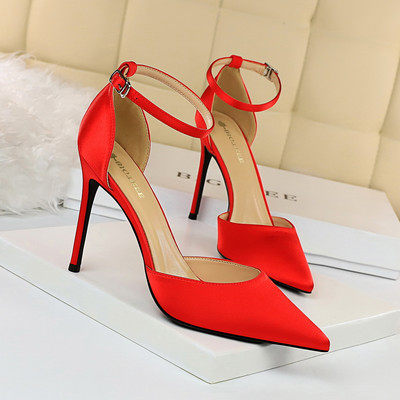 Μυτερό μοντέλο γυναικεία σανδάλια  με τακούνι 10 cm - δύο μοντέλα