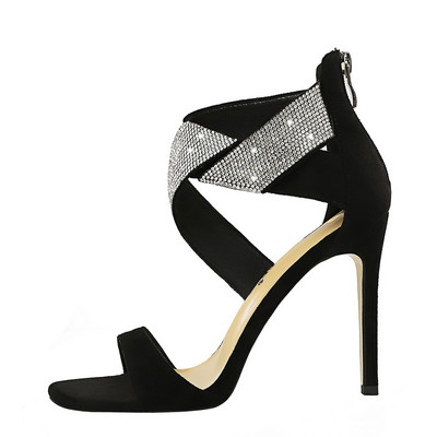 Uus mudel kividega ja lukuga sandaalid