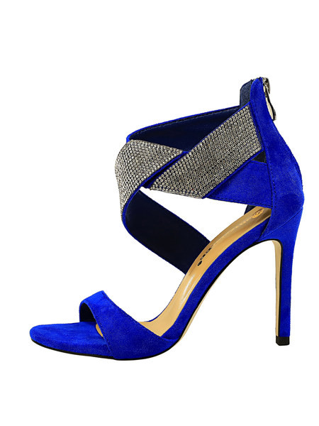 Uus mudel kividega ja lukuga sandaalid