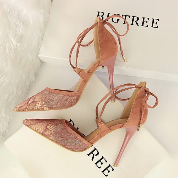 Naiste sandaalid kontsaga 10 cm ja pitsiga