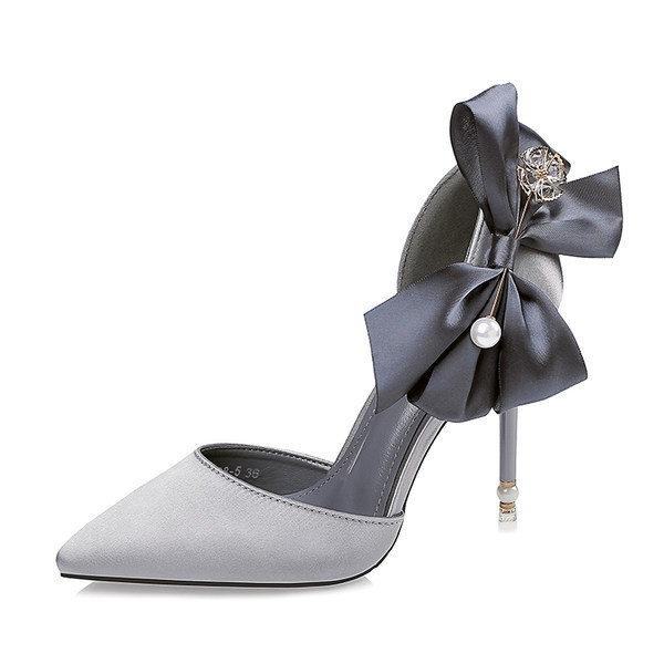 Naiste satiinist sandaalid paelaga