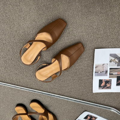 Lameda tallaga kinnised naiste sandaalid