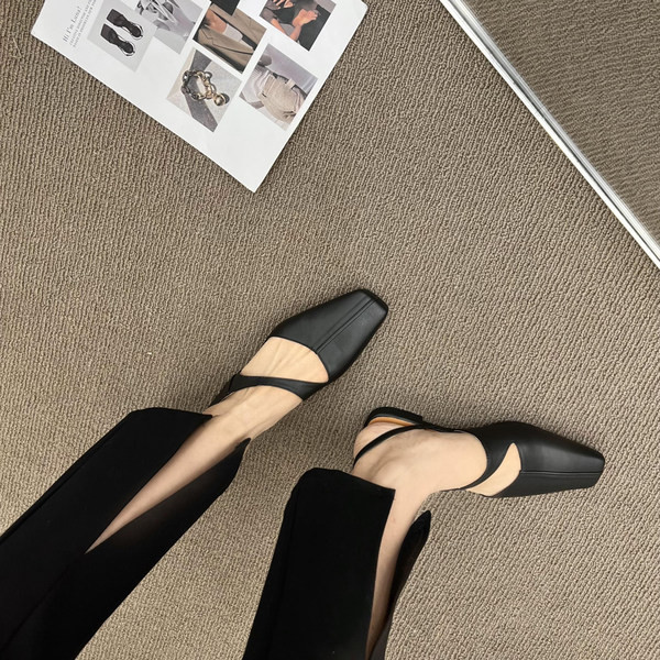 Lameda tallaga kinnised naiste sandaalid