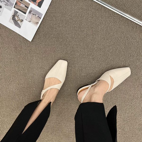 Lameda tallaga kinnised naiste sandaalid