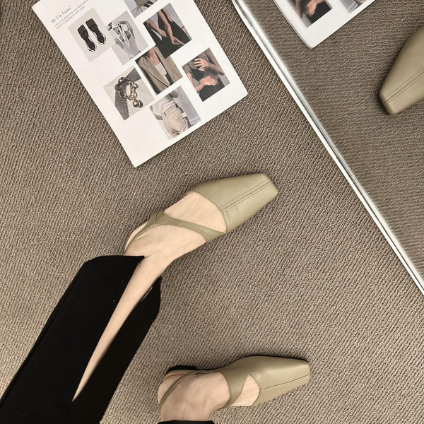 Lameda tallaga kinnised naiste sandaalid