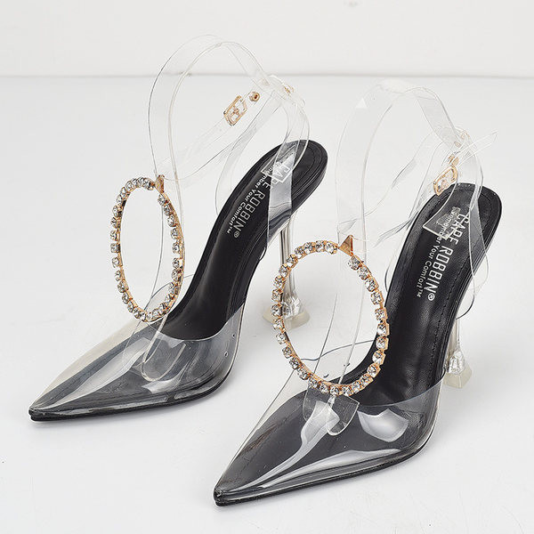 Elegáns női szilikon szandál fém elemmel