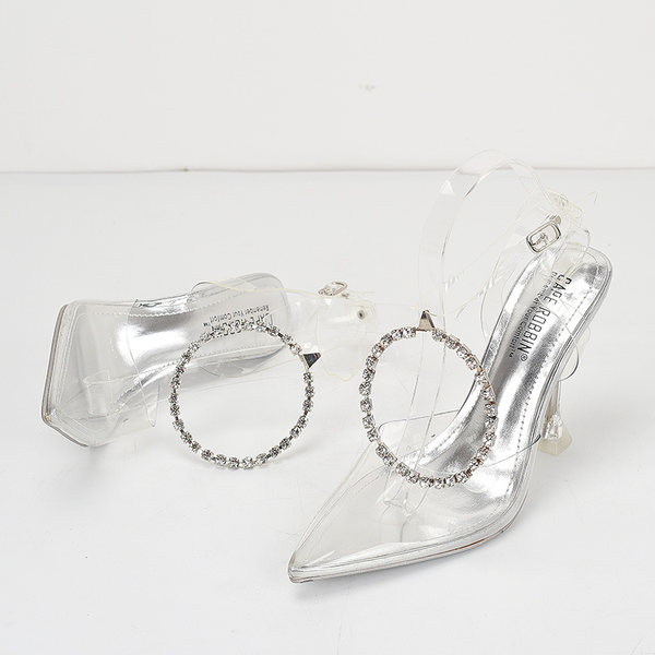 Elegáns női szilikon szandál fém elemmel