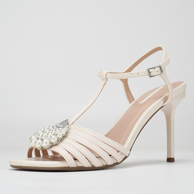 Naiste pärlitega sandaalid 10 cm kontsaga