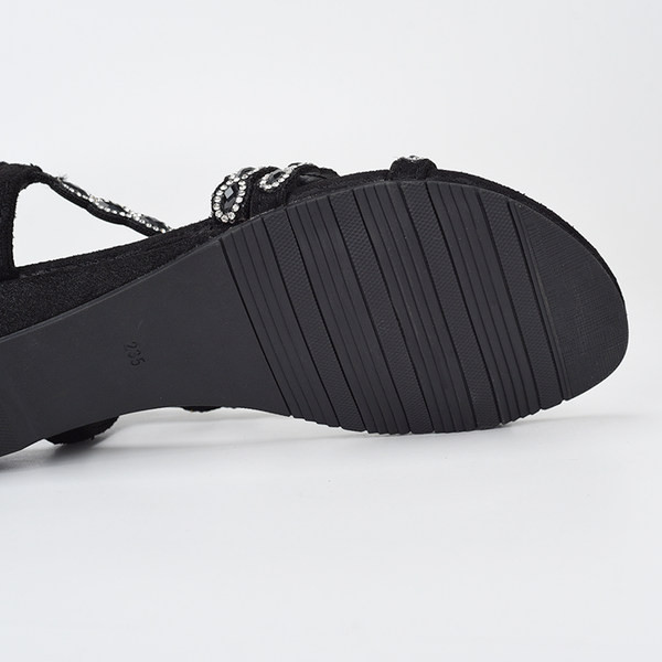 Mugavad musta värvi kividega naiste sandaalid