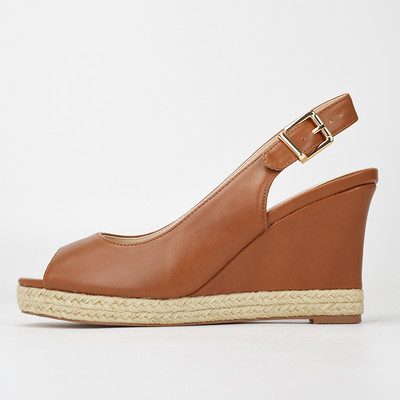 Moodsad naiste platvormsandaalid