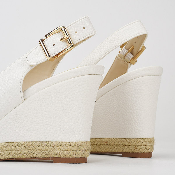 Moodsad naiste platvormsandaalid