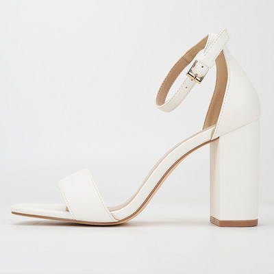 Moodsad naiste sandaalid 9 cm paksuse kontsaga