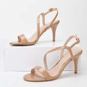 Κομψά πέδιλα με τακούνι 8 cm και αγκράφα