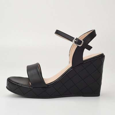 Naiste kaasaegsed sandaalid platvormiga 9,5 cm