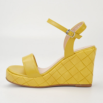 Naiste kaasaegsed sandaalid platvormiga 9,5 cm