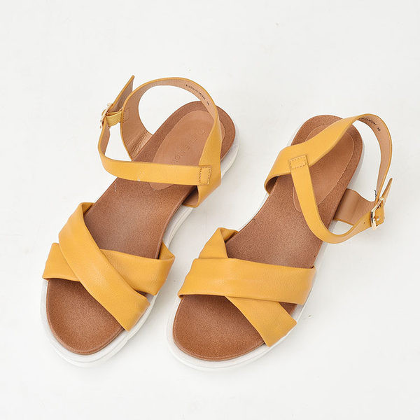 Lameda platvormi ja ristrihmadega vabaaja naiste sandaalid