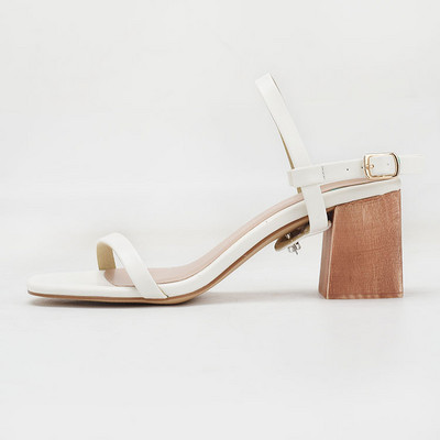 Õhukese rihma ja kontsaga vabaaja sandaalid