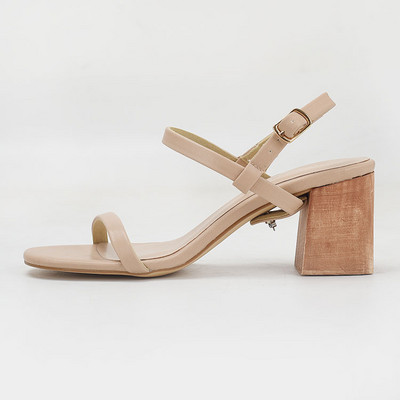 Õhukese rihma ja kontsaga vabaaja sandaalid