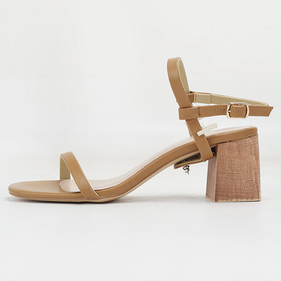 Õhukese rihma ja kontsaga vabaaja sandaalid