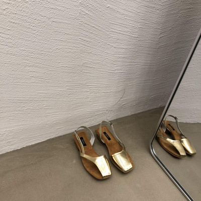 Naiste vabaaja sandaalid hõbedase ja kullaga