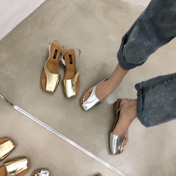 Naiste vabaaja sandaalid hõbedase ja kullaga