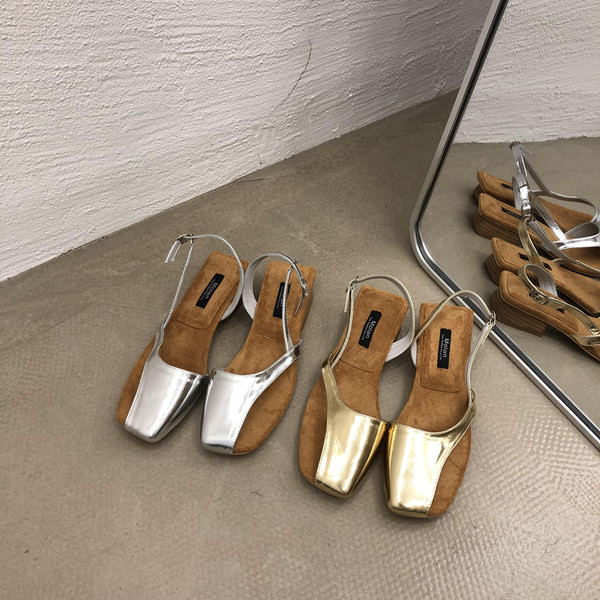 Naiste vabaaja sandaalid hõbedase ja kullaga