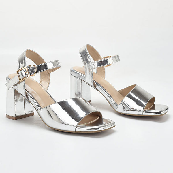 Moodsad naiste sandaalid kandilise 7,5 cm kontsaga