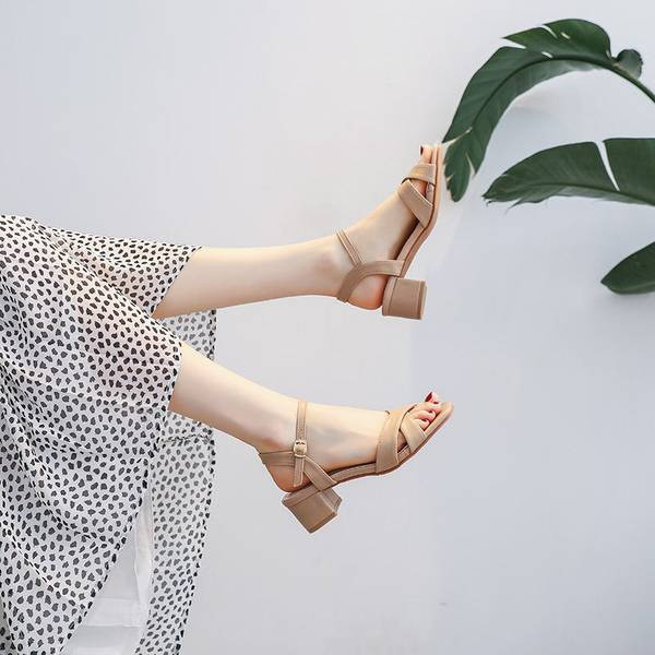 Női műbőr szandál 5 cm vastag sarokkal