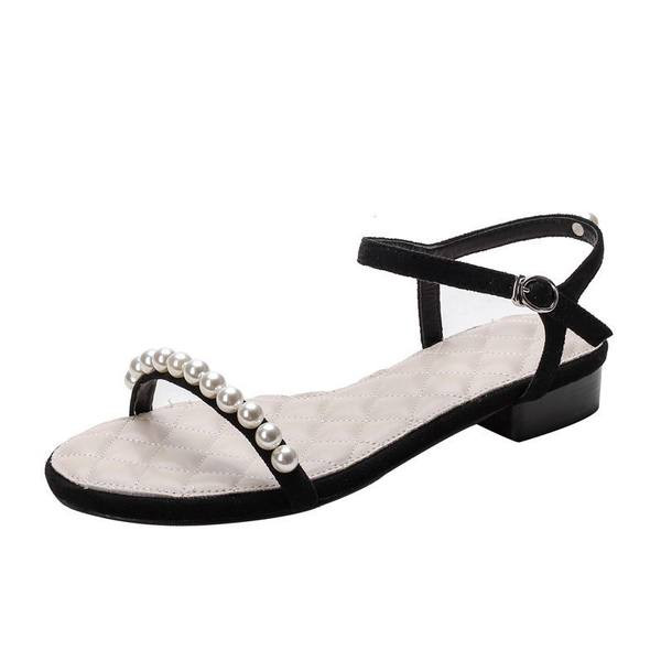 Vabaaja sandaalid tasasel tallal pärlitega kaunistusega