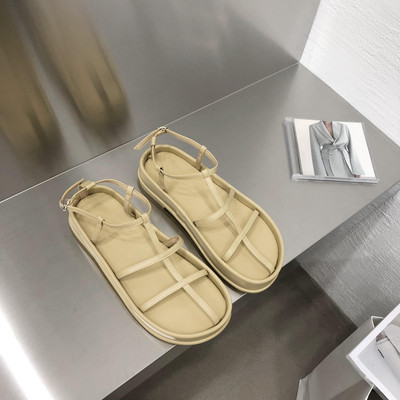 Rihmade ja lameda tallaga vabaaja naiste sandaalid