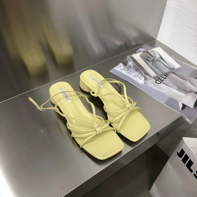 Naiste kunstnahast rihmadega sandaalid