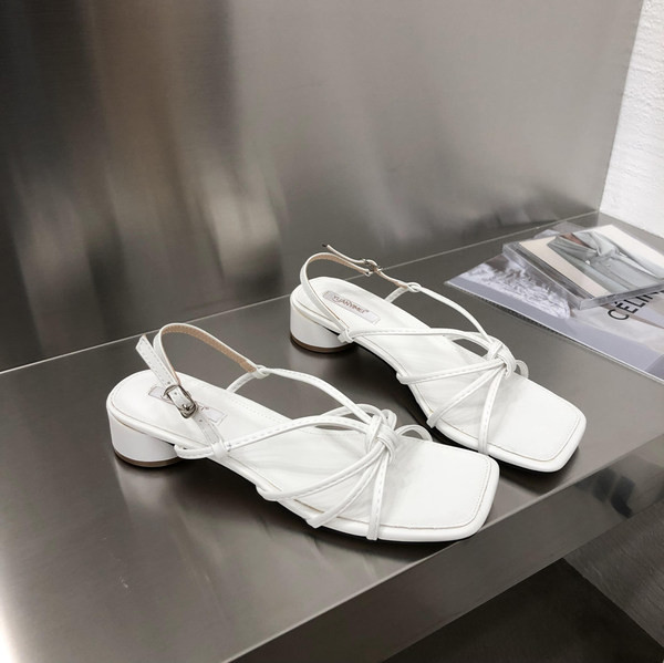 Naiste kunstnahast rihmadega sandaalid