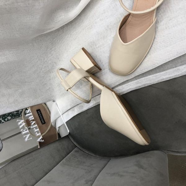 Νέο μοντέλο γυναικεία πέδιλα από συνθετικό δέρμα 