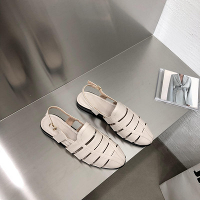 Kolmes värvitoonis ökonahast vabaaja sandaalid