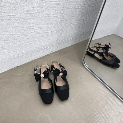 Eko-nahast vabaaja sandaalid paelaga