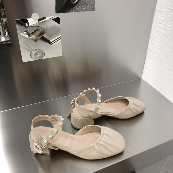 Naiste pärlitega sandaalid - valmistatud ökonahast