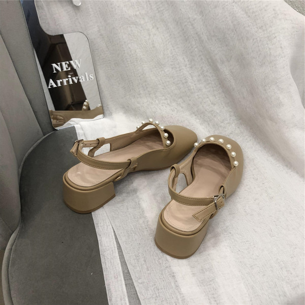 Naiste suletud varvastega sandaalide ümarmudel