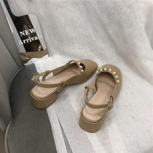 Naiste suletud varvastega sandaalide ümarmudel