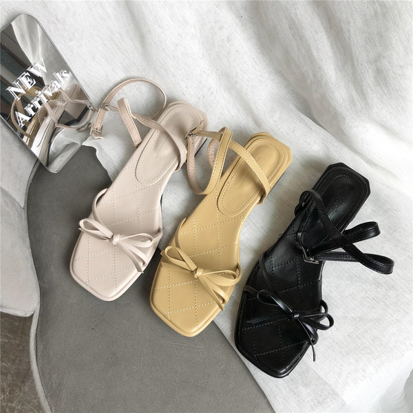 Moodsad naiste paeltega sandaalid