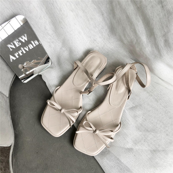 Moodsad naiste paeltega sandaalid