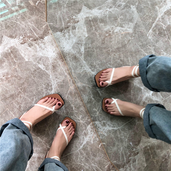 Rooma stiilis naiste sandaalid