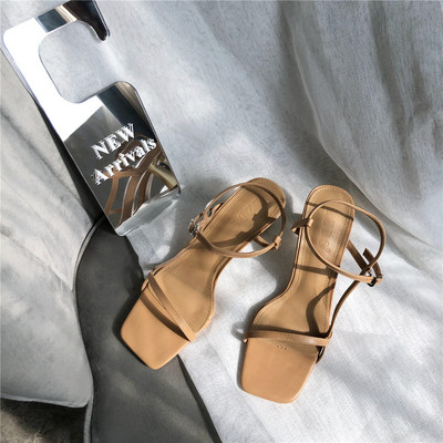 Nahast rihma ja 5 cm kontsaga naiste sandaalide uus mudel