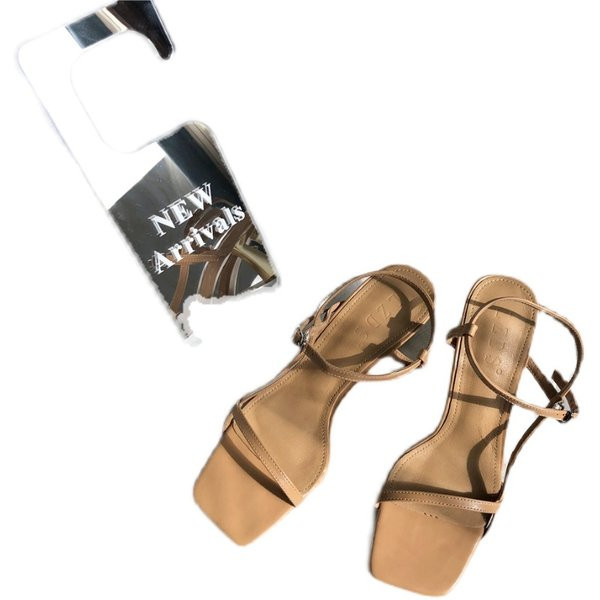 Nahast rihma ja 5 cm kontsaga naiste sandaalide uus mudel