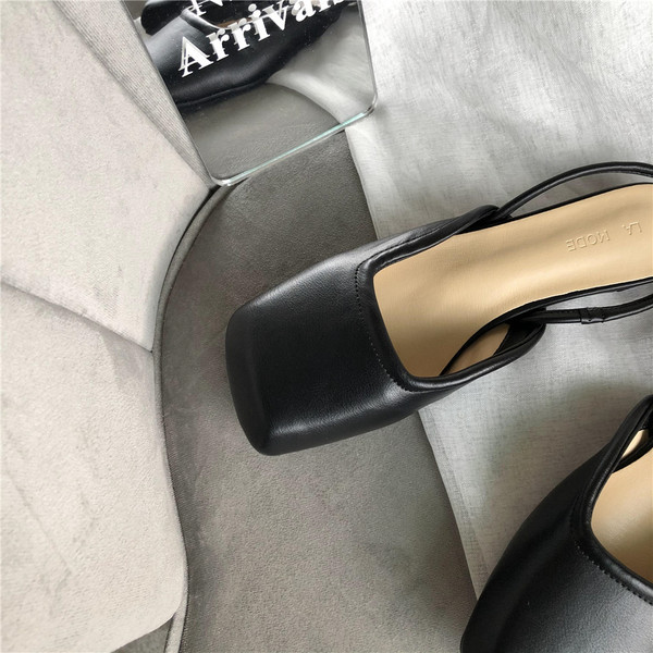 Női műbőr szandál